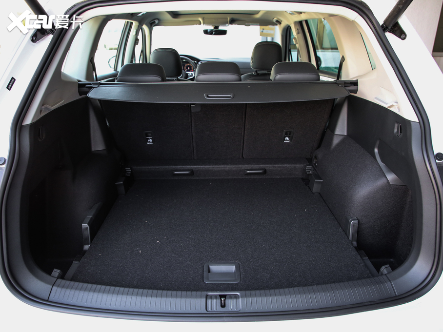 2019;^L Ŀ 330TSI Ş R-Line