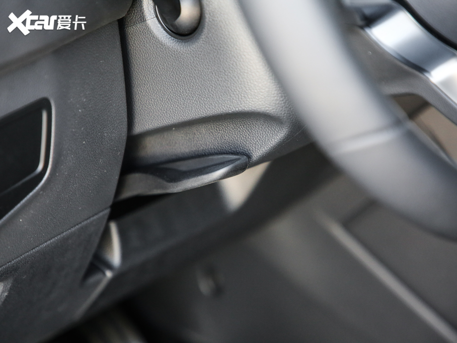 2019;^L Ŀ 330TSI Ş R-Line