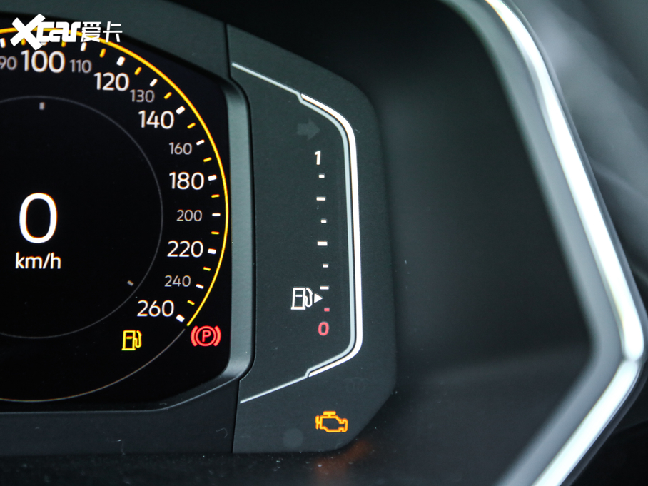 2019;^L Ŀ 330TSI Ş R-Line