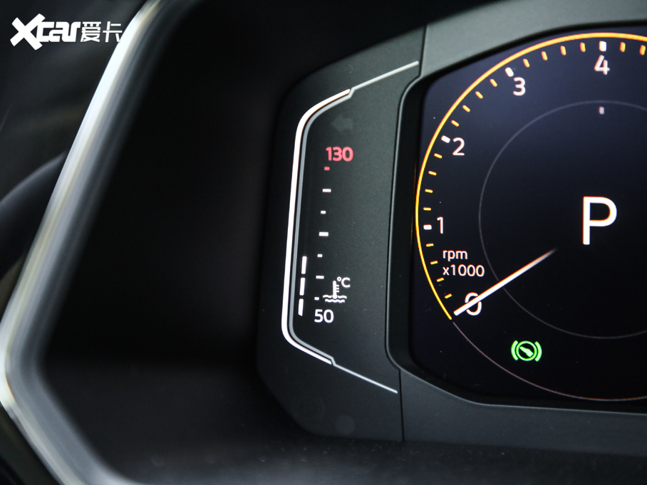 2019;^L Ŀ 330TSI Ş R-Line