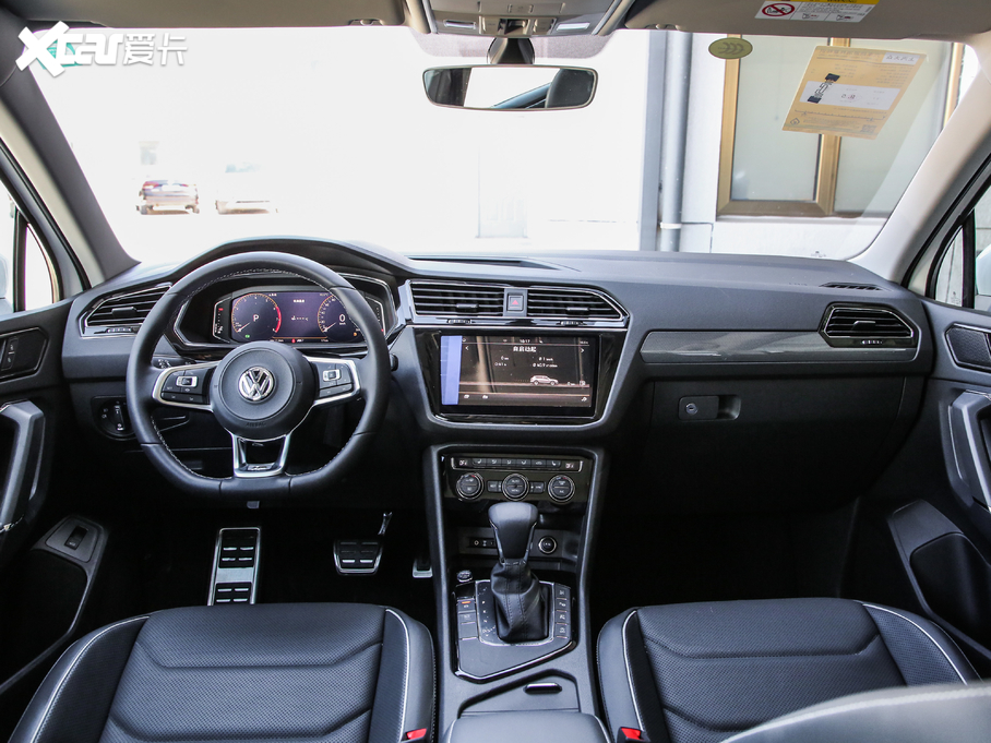 2019;^L Ŀ 330TSI Ş R-Line