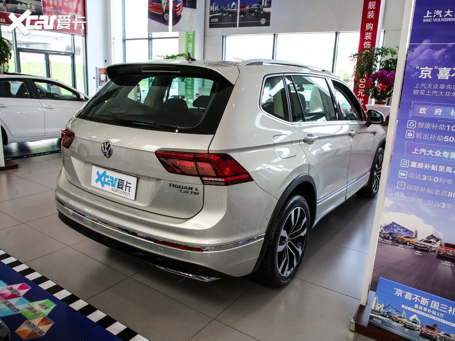 2019;L Ŀ 330TSI 콢 R-Line