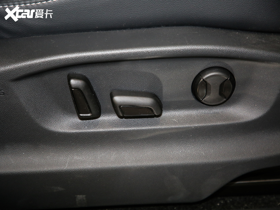 2019;^L Ŀ 330TSI Ş R-Line