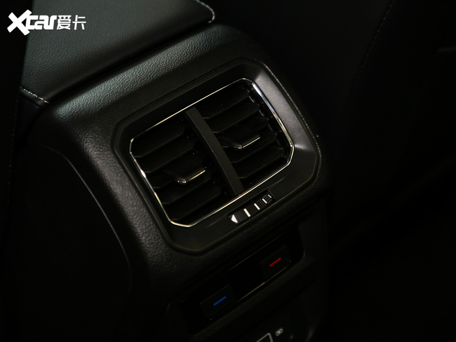 2019;^L Ŀ 330TSI Ş R-Line