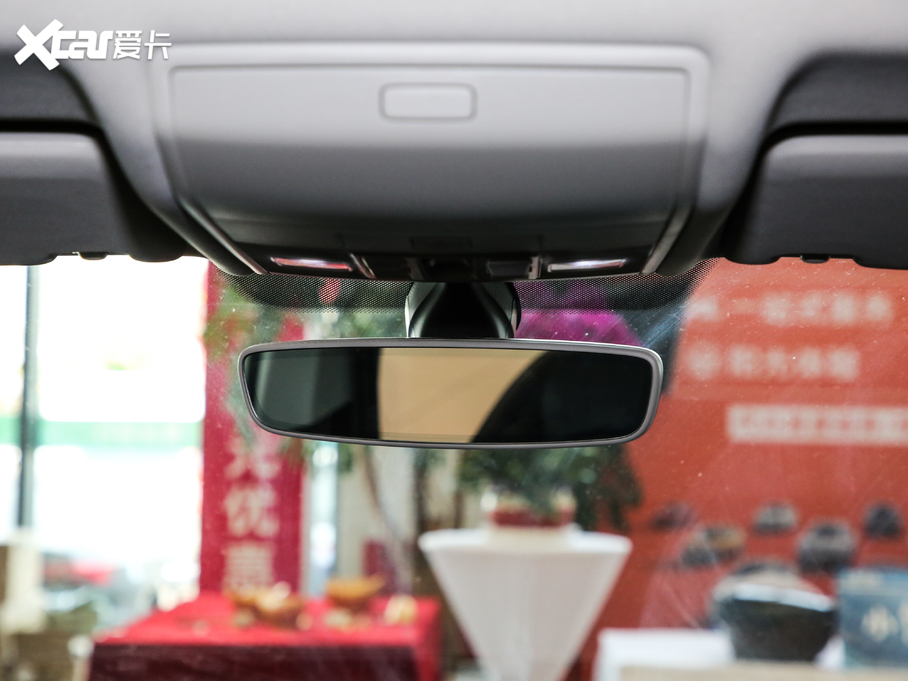 2019;^L Ŀ 330TSI Ş R-Line