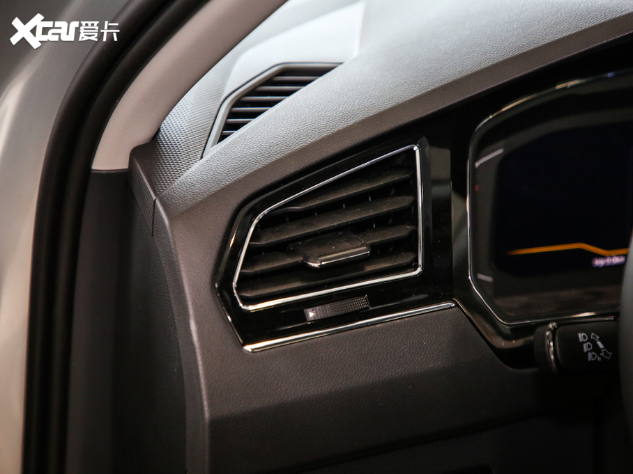 2019��;�^L �Ŀ� 330TSI ��Ş�� R-Line