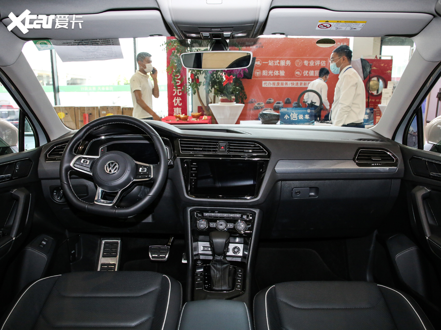 2019;^L Ŀ 330TSI Ş R-Line