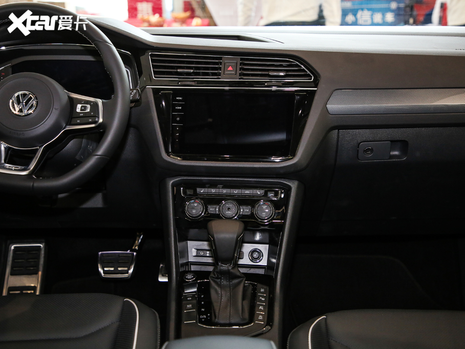 2019��;�^L �Ŀ� 330TSI ��Ş�� R-Line