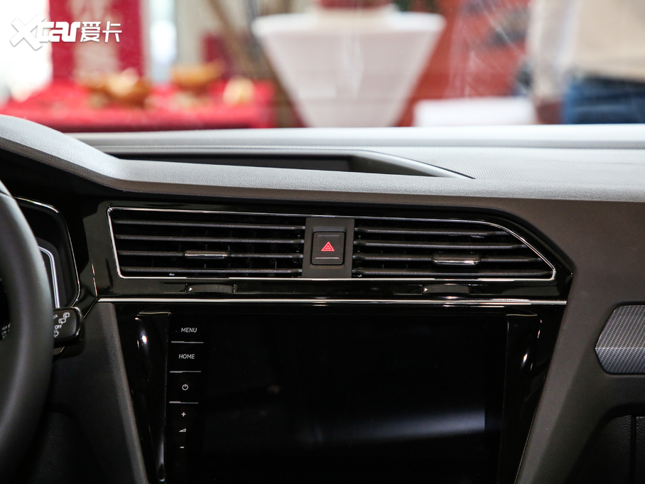 2019;^L Ŀ 330TSI Ş R-Line