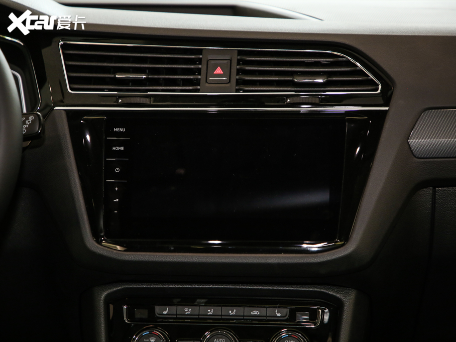 2019;^L Ŀ 330TSI Ş R-Line