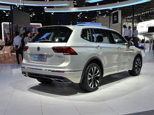 2019款380TSI 四驱尊崇旗舰版 R-Line 整体外观