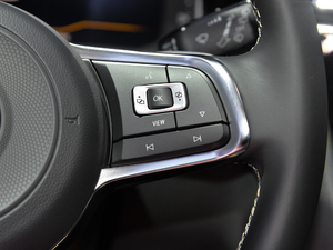 2019款380TSI 四驱尊崇旗舰版 R-Line 中控区