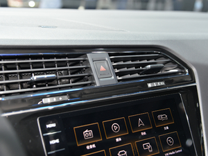 2019款380TSI 四驱尊崇旗舰版 R-Line 中控区