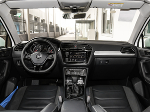 2019款380TSI 四驱智动豪华版 内饰全景