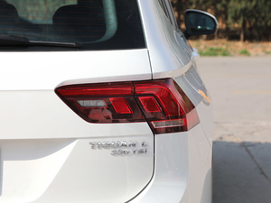 2019款330TSI 风尚版 尾灯