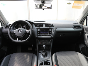 2019款330TSI 智动豪华版 内饰全景