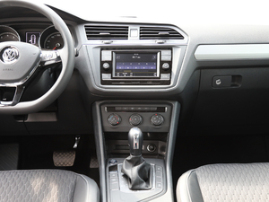 2019款330TSI 智动豪华版 中控台