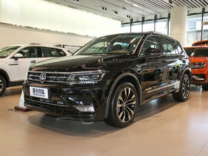 2019款330TSI 旗舰版 R-Line 左前45度