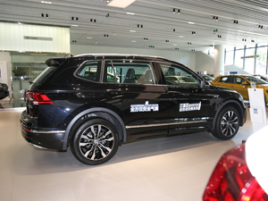 2019款330TSI 旗舰版 R-Line 正侧（左）