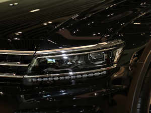 2019330TSI Ş R-Line ^