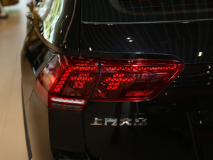 2019330TSI Ş R-Line ^