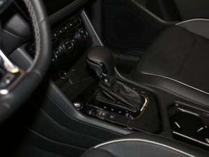 2019330TSI Ş R-Line п؅^