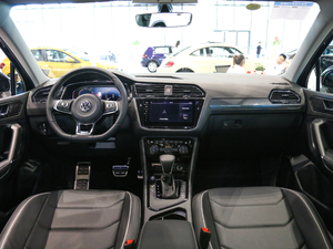 2019款330TSI 旗舰版 R-Line 内饰全景
