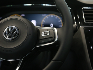 2019330TSI Ş R-Line {(dio)(ji)