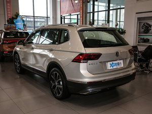 2019款380TSI 四驱智动豪华版 7座 左后45度