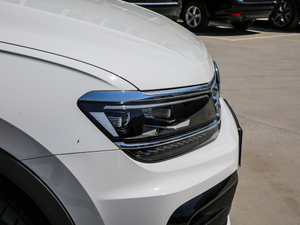 2019Ŀ 330TSI Ş R-Line (x)(ji)^