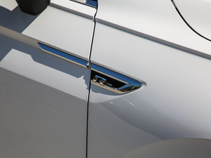 2019Ŀ 330TSI Ş R-Line ^