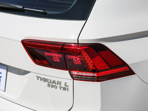 2019Ŀ 330TSI Ş R-Line ^