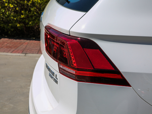 2019Ŀ 330TSI Ş R-Line ^