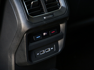 2019Ŀ 330TSI Ş R-Line g