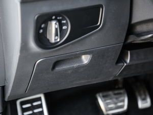 2019Ŀ 330TSI Ş R-Line п؅^