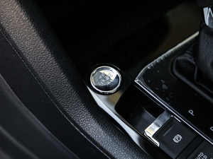 2019Ŀ 330TSI Ş R-Line п؅^