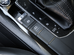 2019Ŀ 330TSI Ş R-Line п؅^