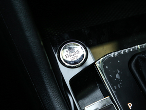 2019Ŀ 330TSI Ş R-Line п؅^(q)