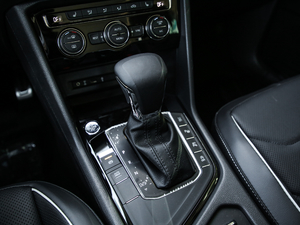 2019Ŀ 330TSI Ş R-Line QU