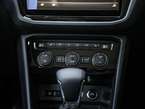 2019Ŀ 330TSI Ş R-Line п؅^(q)