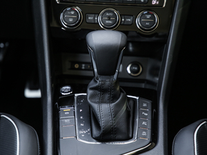 2019Ŀ 330TSI Ş R-Line п؅^(q)