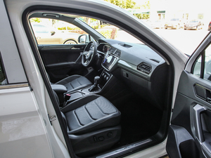 2019Ŀ 330TSI Ş R-Line п؅^