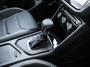 2019Ŀ 330TSI Ş R-Line п؅^