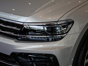 2019Ŀ 330TSI Ş R-Line ^