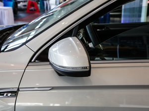 2019Ŀ 330TSI Ş R-Line ^