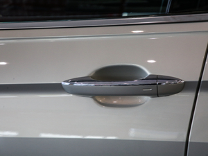 2019Ŀ 330TSI Ş R-Line ^