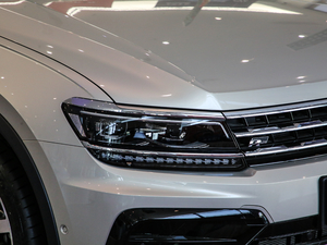 2019Ŀ 330TSI Ş R-Line (x)(ji)^