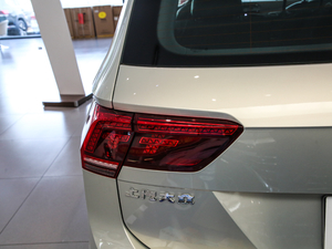 2019Ŀ 330TSI Ş R-Line (x)(ji)^