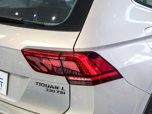 2019Ŀ 330TSI Ş R-Line ^