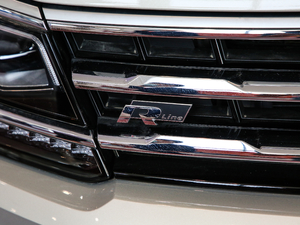 2019Ŀ 330TSI Ş R-Line ^